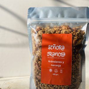 Granola artesanal con arándanos y naranaja