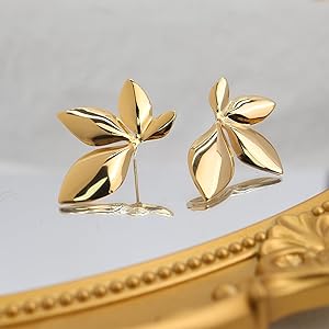 Aretes flor dorada